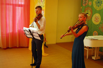 Знакомство со скрипкой (частная школа «ЛАД», Москва, 2016)
