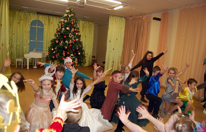 Новогодний праздник в начальной школе
